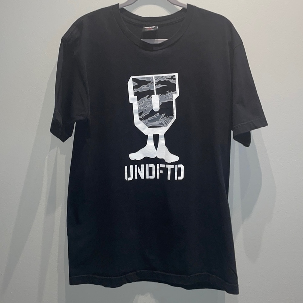 Undefeated black T-shirt. Mens large. Good condition.